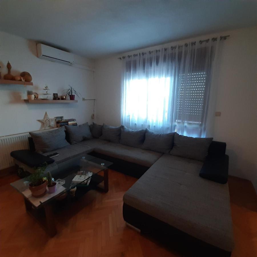 Apartman Nora Omis Bagian luar foto