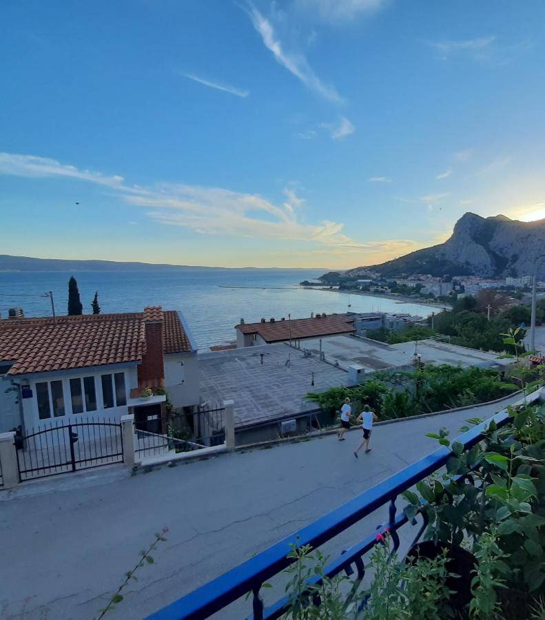 Apartman Nora Omis Bagian luar foto