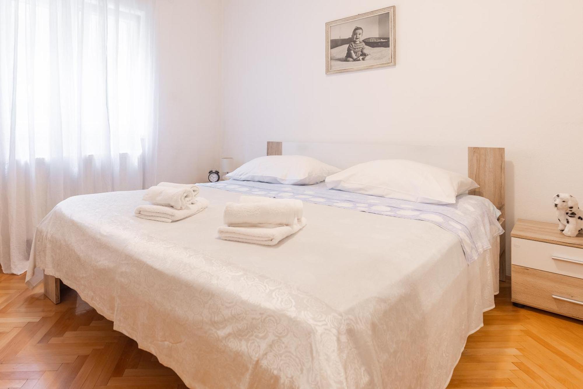 Apartman Nora Omis Bagian luar foto
