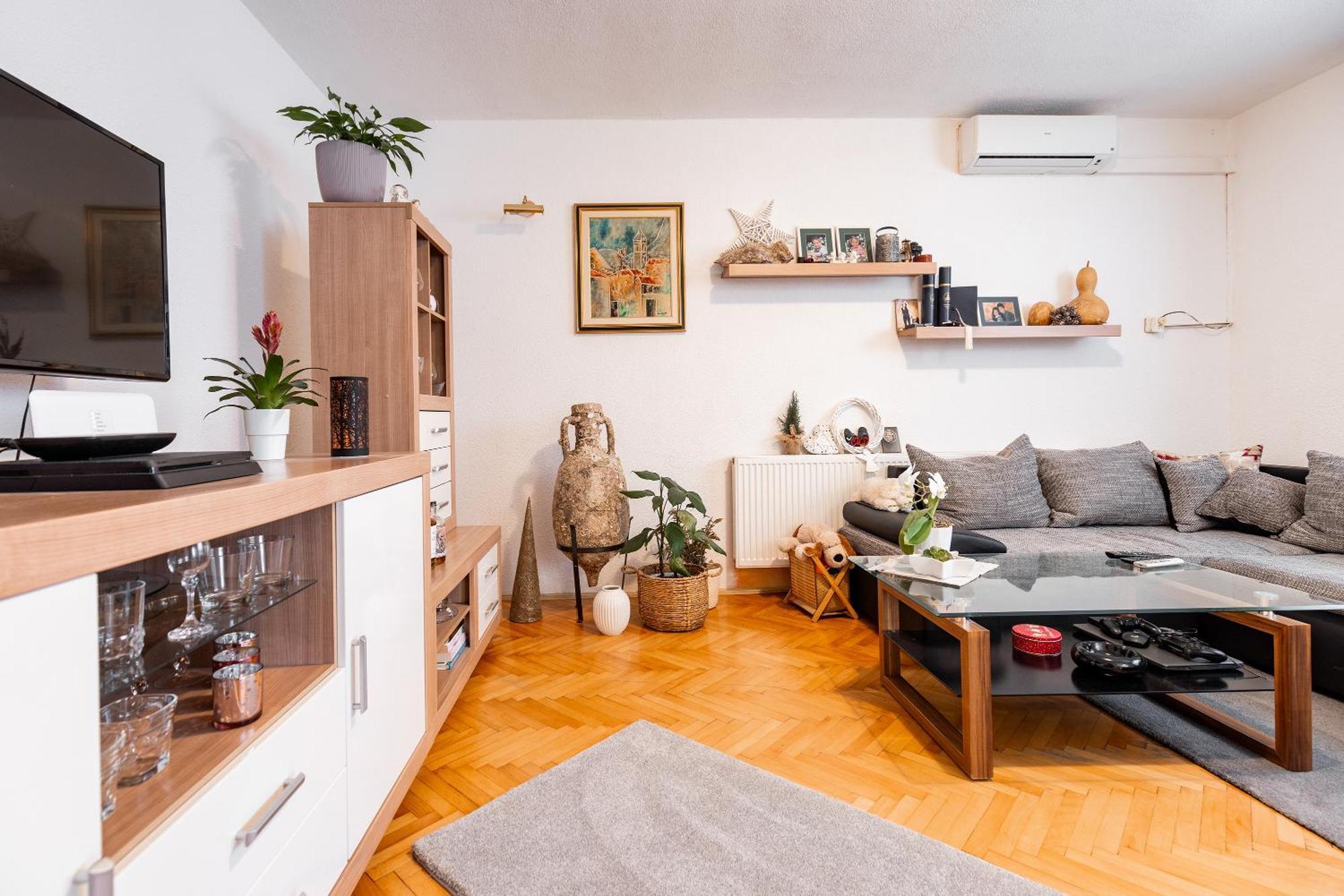 Apartman Nora Omis Bagian luar foto
