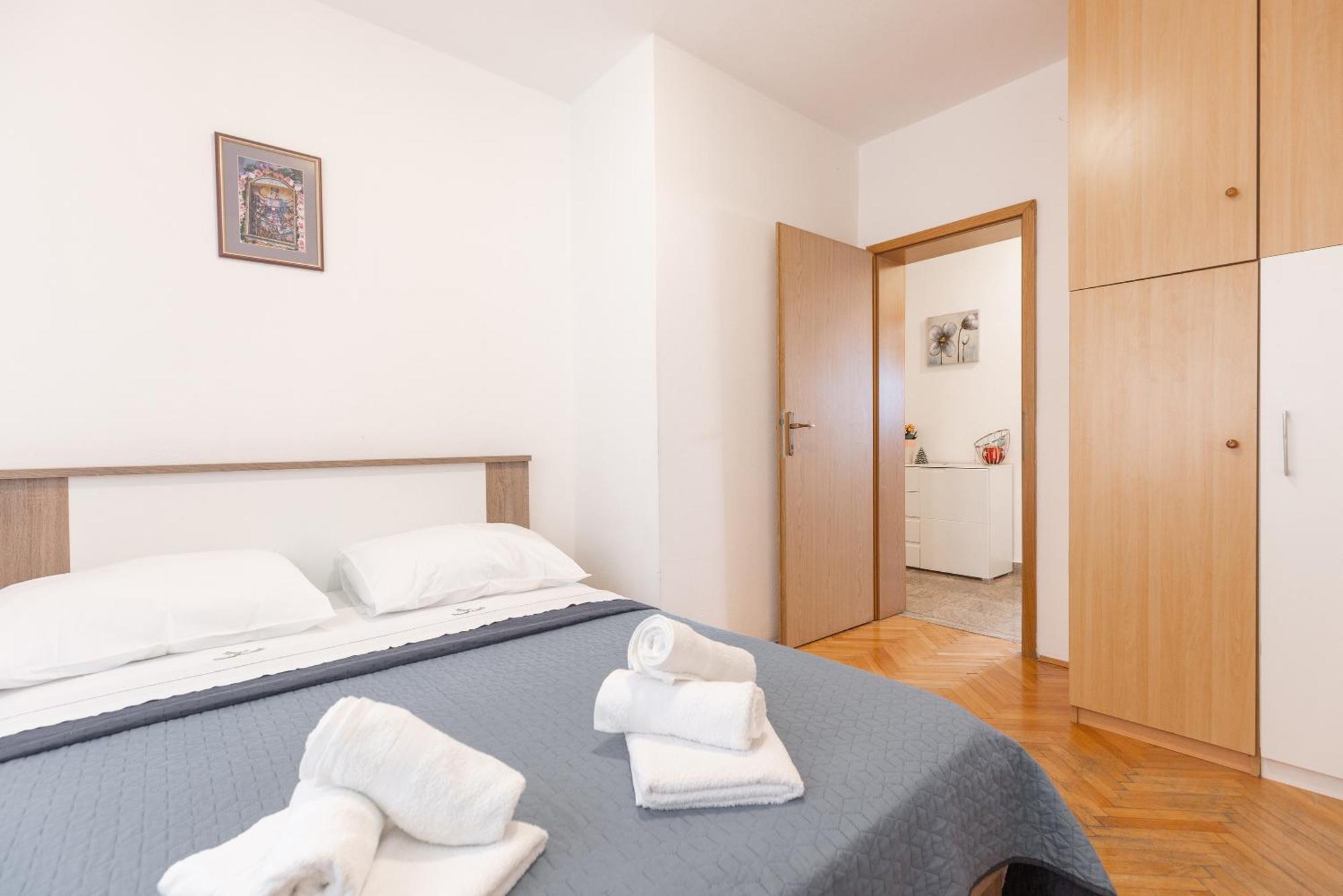 Apartman Nora Omis Bagian luar foto