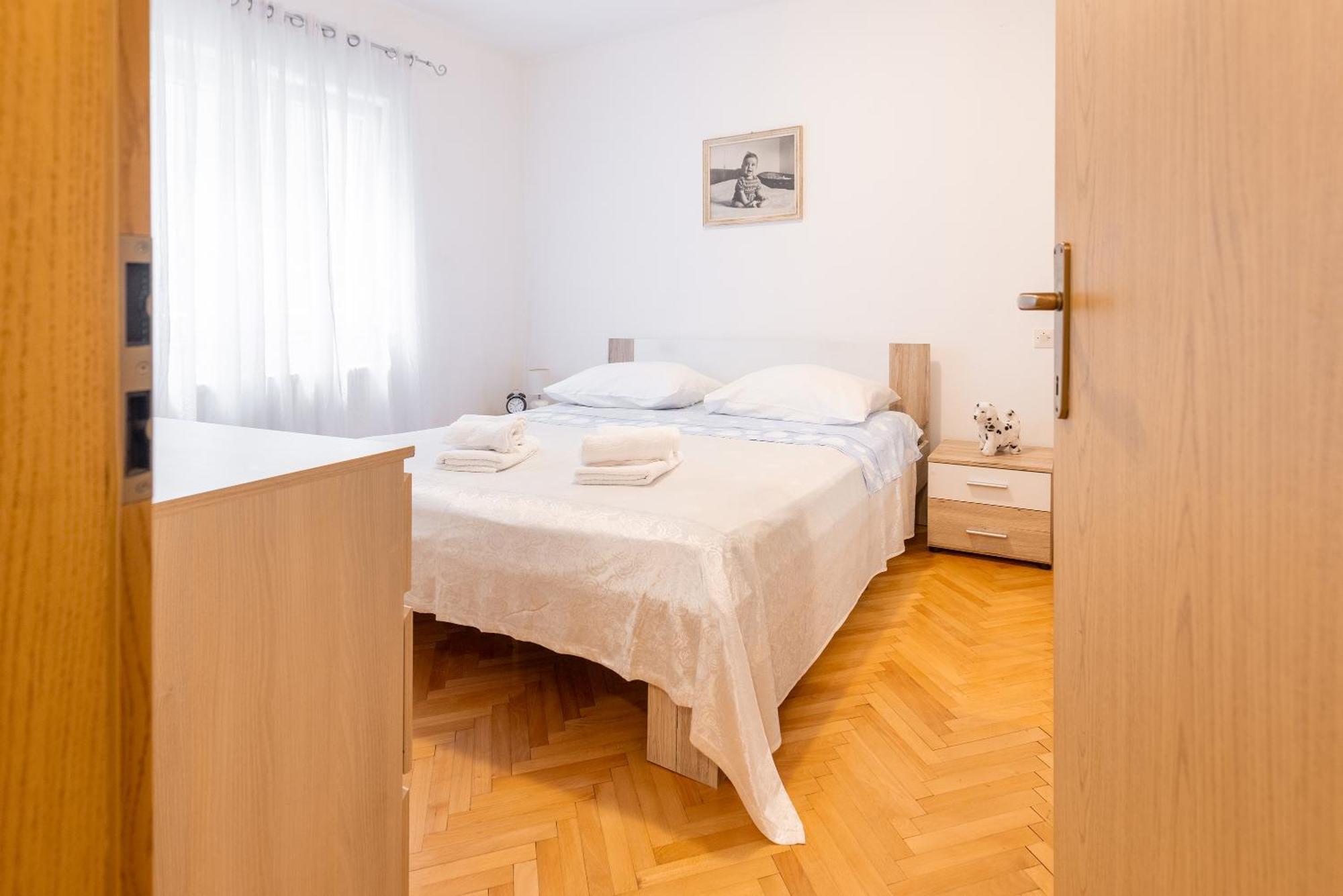 Apartman Nora Omis Bagian luar foto