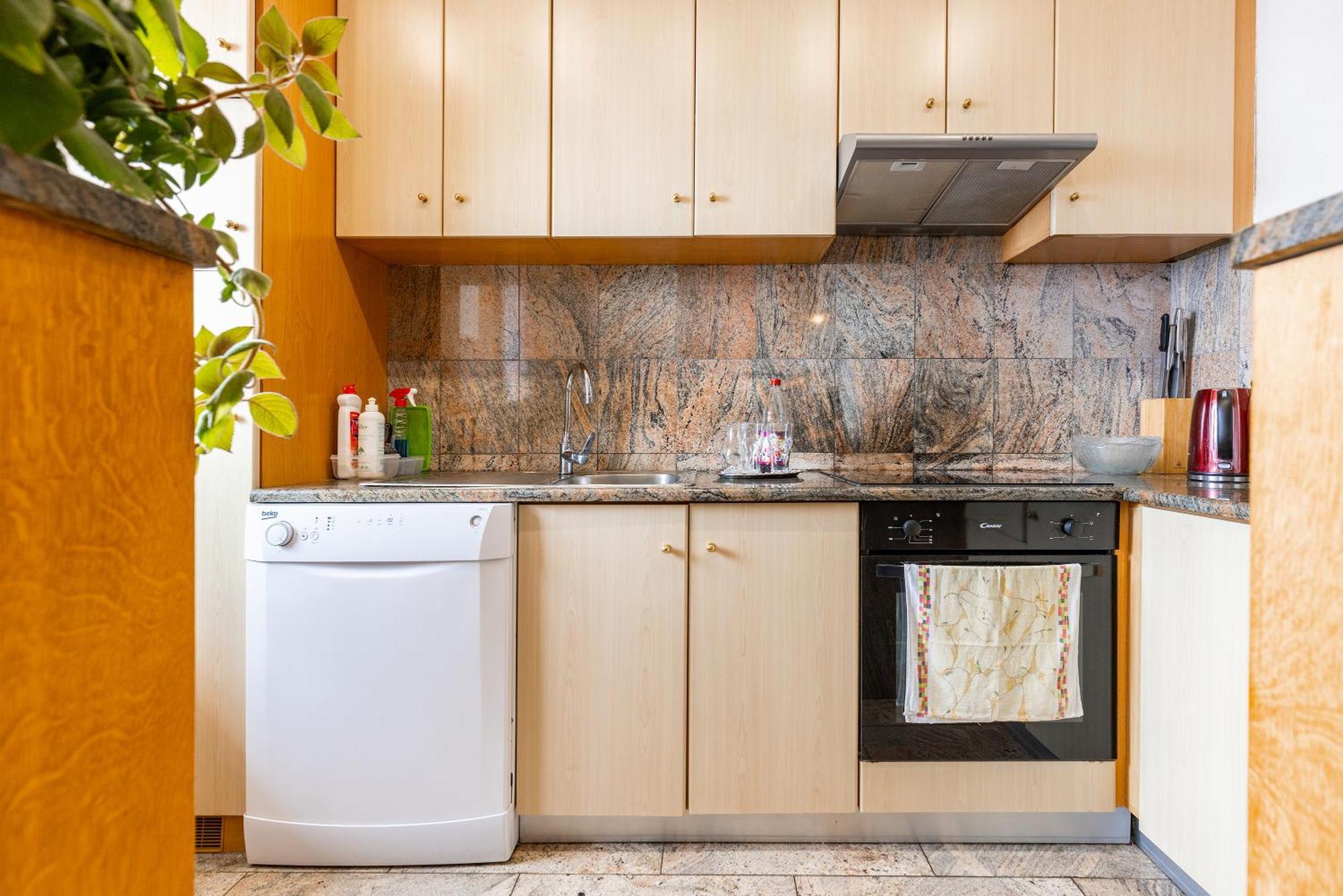 Apartman Nora Omis Bagian luar foto