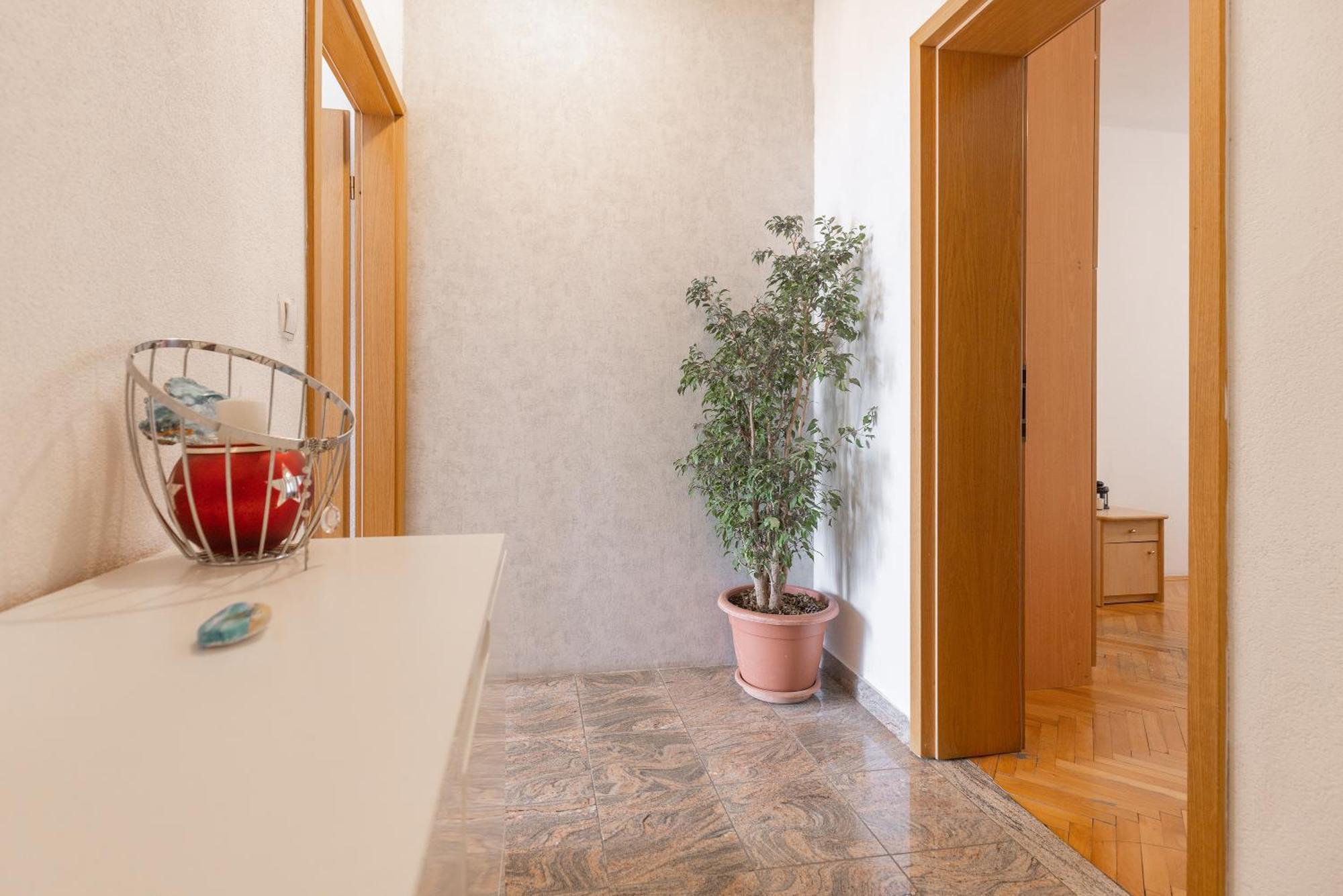 Apartman Nora Omis Bagian luar foto