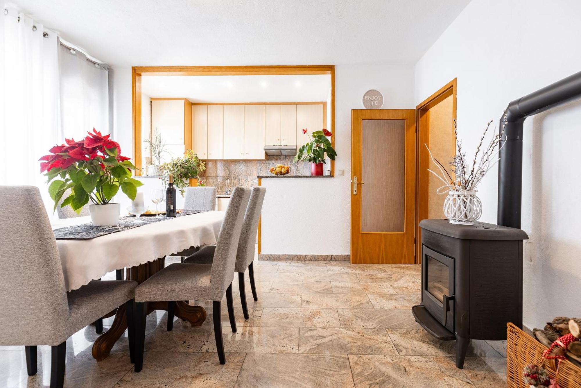Apartman Nora Omis Bagian luar foto